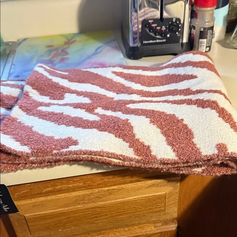 Maison d'Elite Zebra Print winter scarf- Rust and White